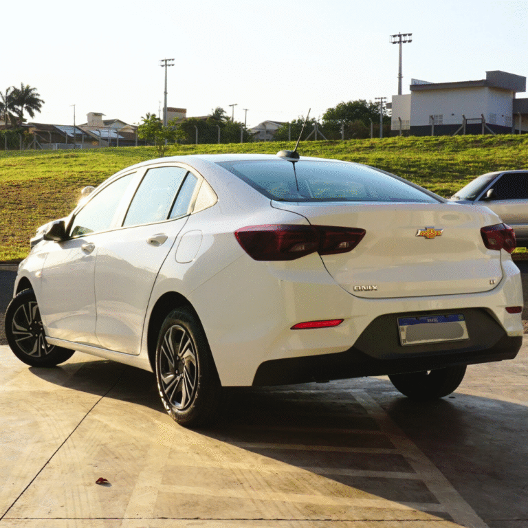 onix sedan branc (8)